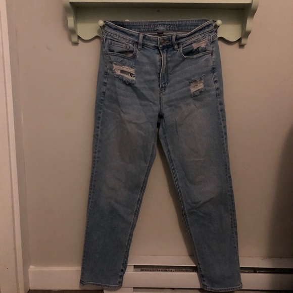 American Eagle Straight Mom Jean - Picture 1 of 4
